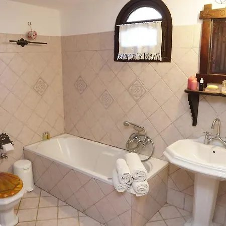 Hotel Mili Art Melanes